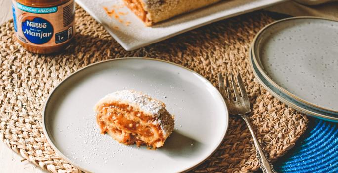 Brazo de reina con manjar Nestlé® sin azúcar