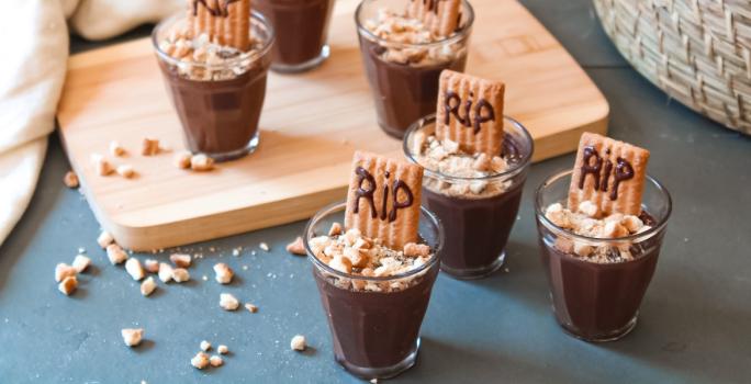 Vasitos de mousse de chocolate para halloween