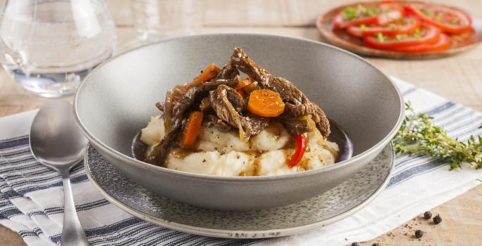 Carne estofada con puré