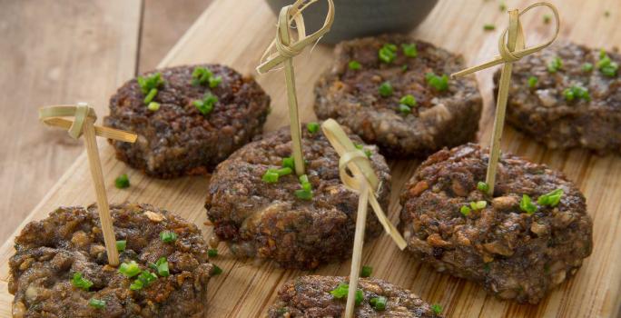 Mini Croquetas de Champiñon con salsa Barbacoa