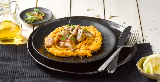 Cubos de reineta con puré de zanahoria y maní