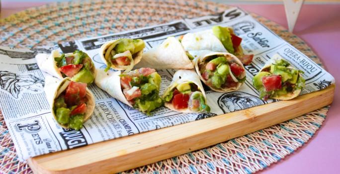 Conitos rellenos de guacamole