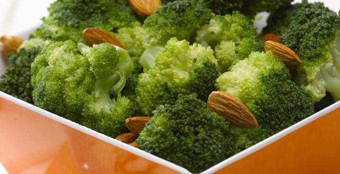 Ensalada de Brocoli con Almendras