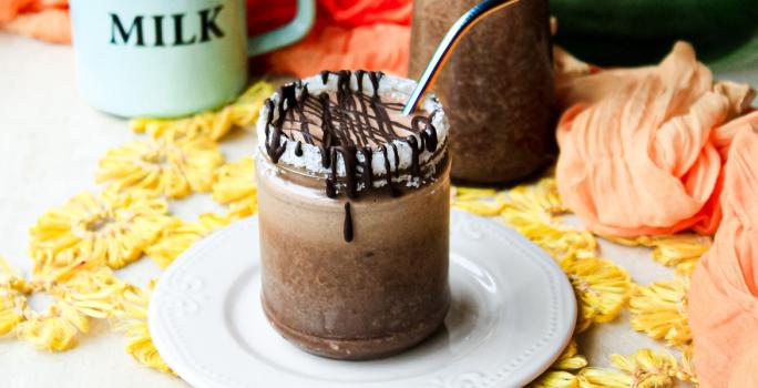 Batido de coco y chocolate Nesquik ® sin azúcar añadida