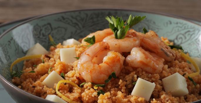 Cous Cous Atomatado con Queso de Cabra y Camarones