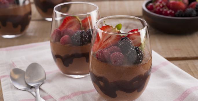 Espuma de chocolate y frutos rojos