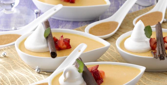 Pannacotta de Lucuma y Naranja con Salsa de Manjar