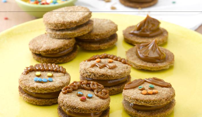 Alfajores integrales rellenos de manjar