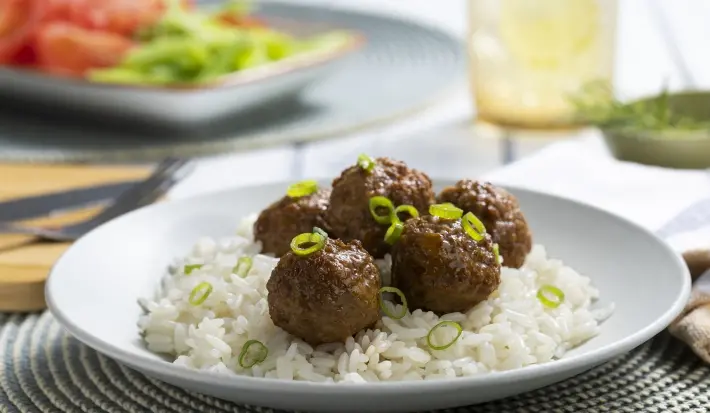 Albóndigas de carne con arroz
