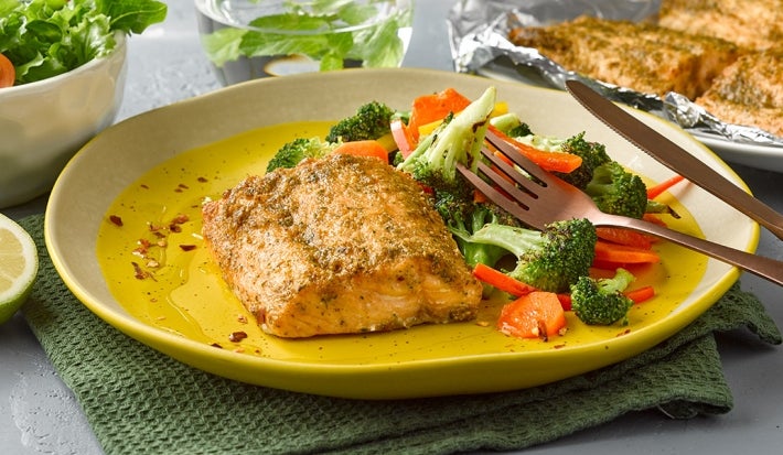 Salmón con Verduras Salteadas al Estilo Oriental