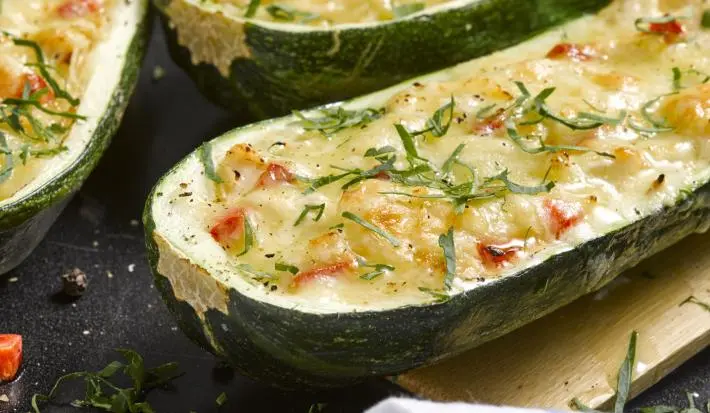 Zapallo Italiano con relleno de Pollo Asado