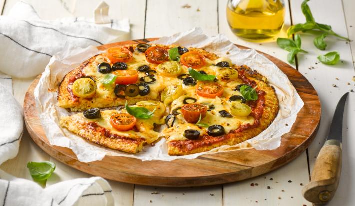 Pizza mediterranea de coliflor