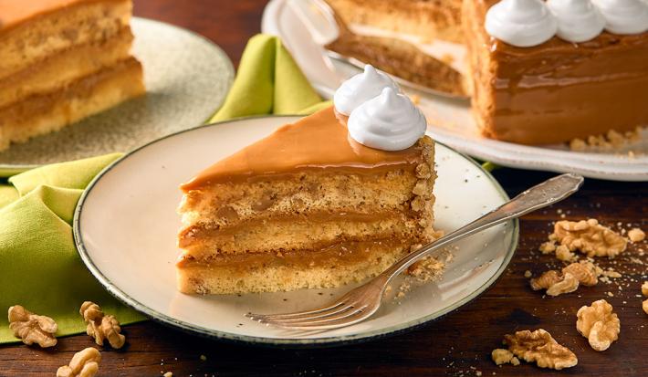 Torta manjar nuez merengue Torta manjar nuez merengue