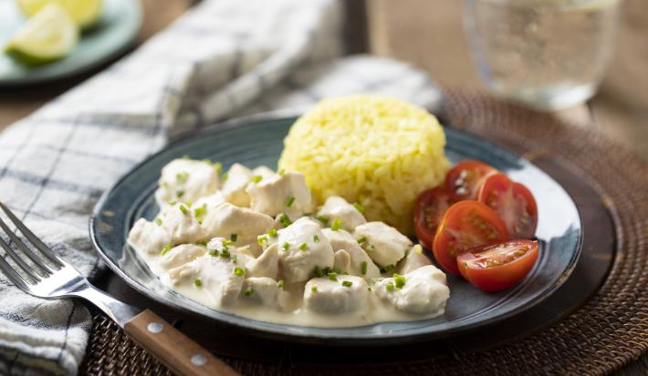 Pollo con salsa de limón y crema