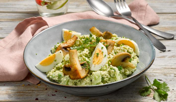 Ensalada de cous cous con cremoso de palta y verduras