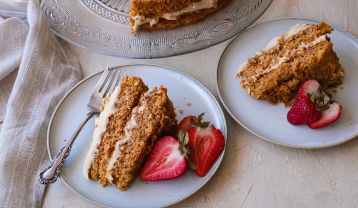 Carrot cake con frosting de castañas de Cajú Carrot cake con frosting de castañas de Cajú