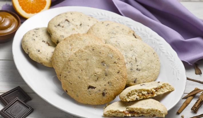 Galletas rellenas de manjar