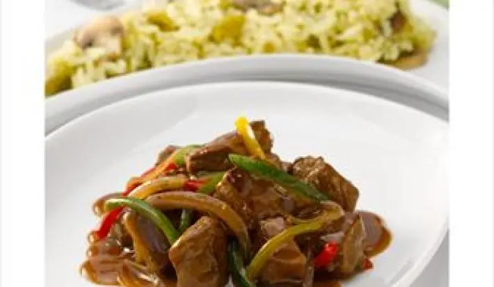 Salteado de Carne con Verduras y Arroz