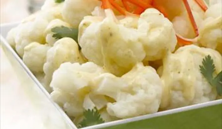 Ensalada de Coliflor con Pimentón y Cilantro