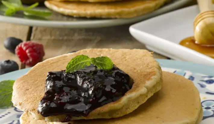 Pancakes de Quínoa con Salsa de berries