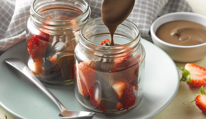 Frutilla con crema de chocolate sin lactosa