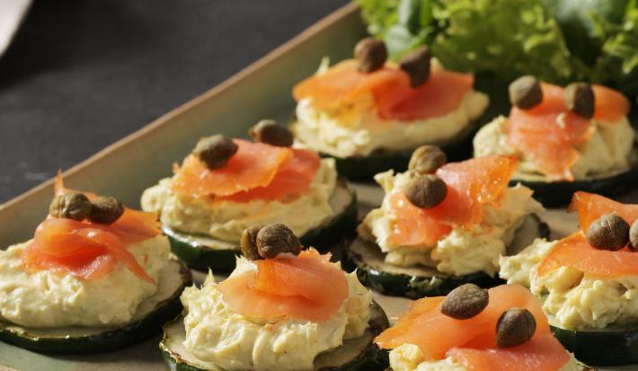 Bocados de Pepinos Grillados con Queso Crema y Salmon