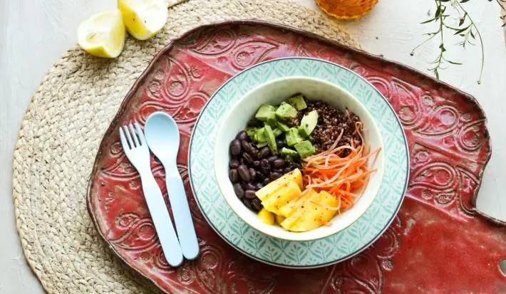 Bowl de Arroz, Porotos Negros y Verduras