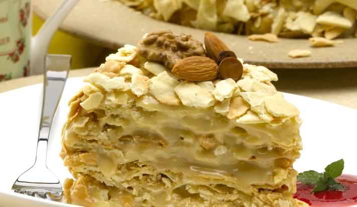 Torta Artesanal de Hojarasca con Manjar Casero Torta Artesanal de Hojarasca con Manjar Casero