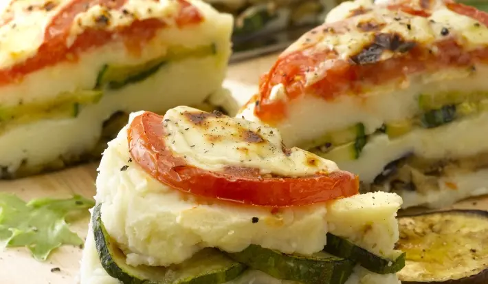 Pastel de Puré y Verduras Grilladas