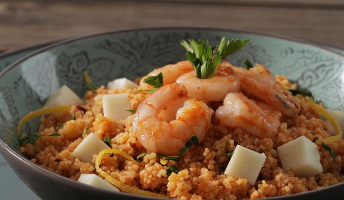 Cous Cous Atomatado con Queso de Cabra y Camarones