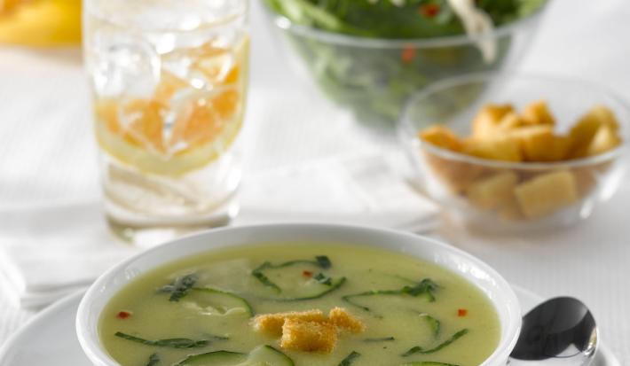 Sopa de Pollo con Sémola a la Verdi Sopa de Pollo con Sémola a la Verdi