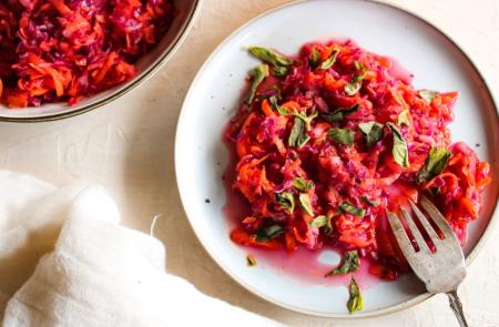 Ensalada de zanahoria, rábano blanco repollo morado