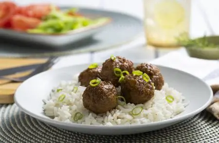 Albóndigas de carne con arroz