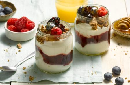 Receta de yogurt con frutas en vaso