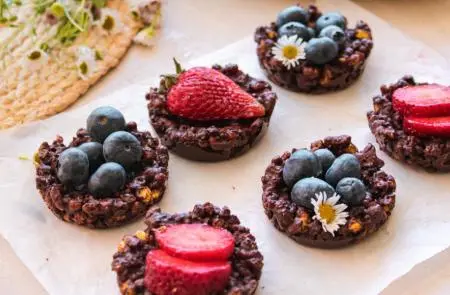 Tacitas de Cereal estrellitas, Chocolate y Fruta