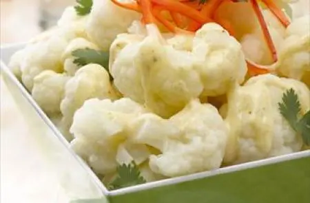 Ensalada de Coliflor con Pimentón y Cilantro