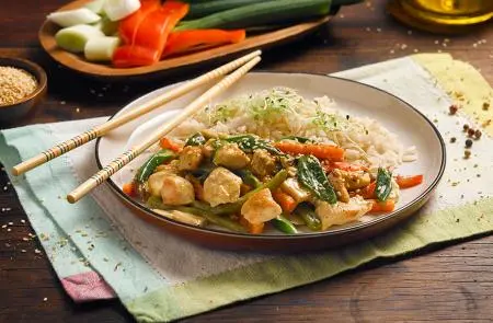 Saludable chapsui de pollo con vegetales