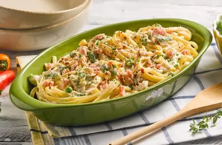 Cremoso de spaghetti primavera y atún