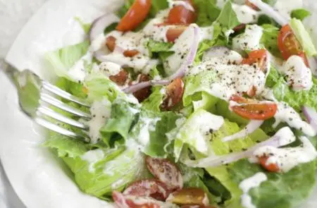 Ensalada Fresca con Aderezo de Mostaza