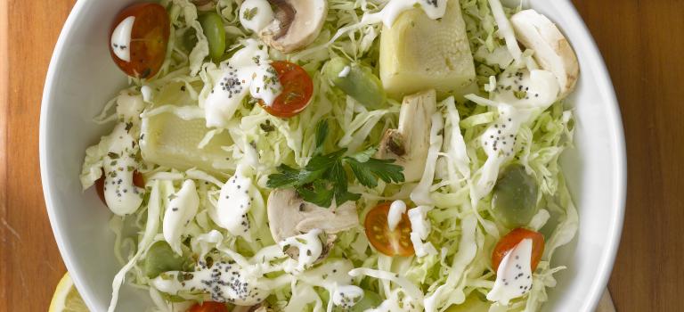 Ensalada de repollo y tomate