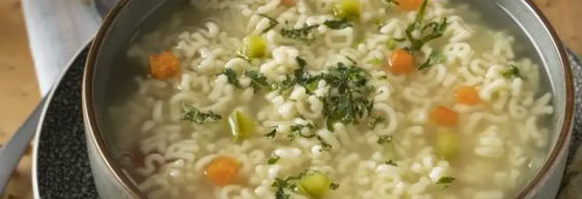 Sopa de verduras con letras Sopa de verduras con letras
