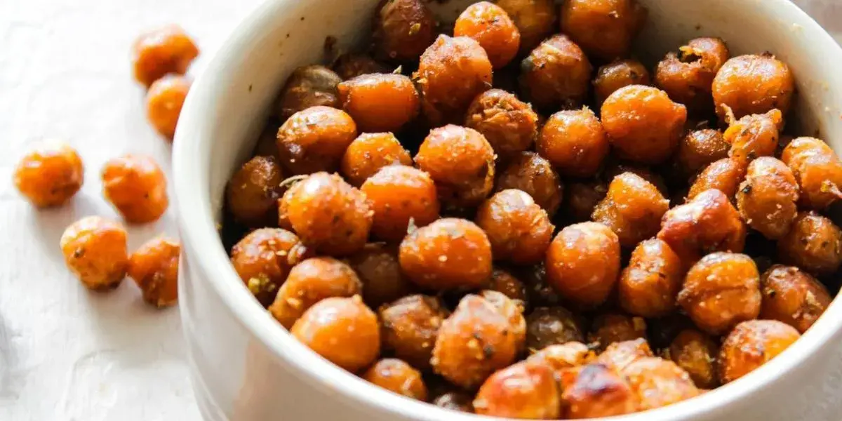 plato de garbanzos crocantes