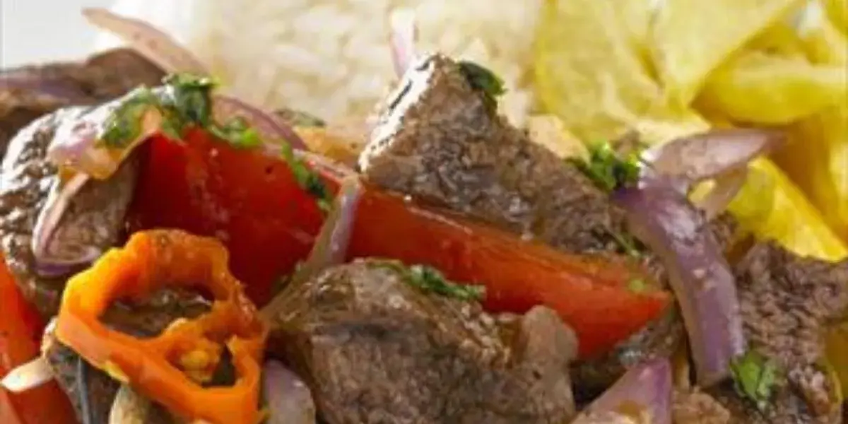 lomo salteado con verduras