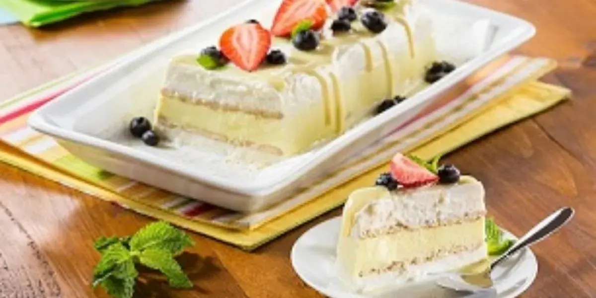 pastel helado de pie de limón y tres leches
